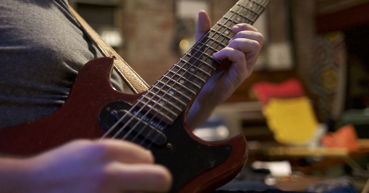 How to Play Sweeping Arpeggios on Guitar Flypaper