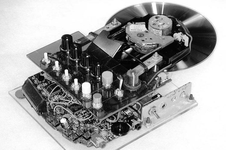 Compact Discs as Expanded Instruments: Pioneers of Hacked CD Sound Art