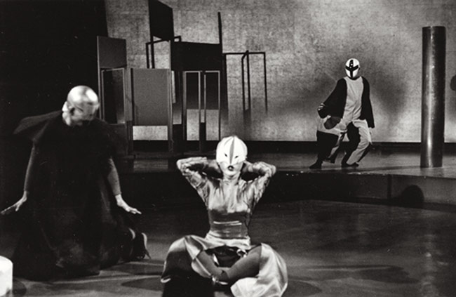 Jikken Kōbō stage performance, Sankei International Conference Hall, Tokyo, 1955 (photograph by Ōtsuji Kiyoji).
