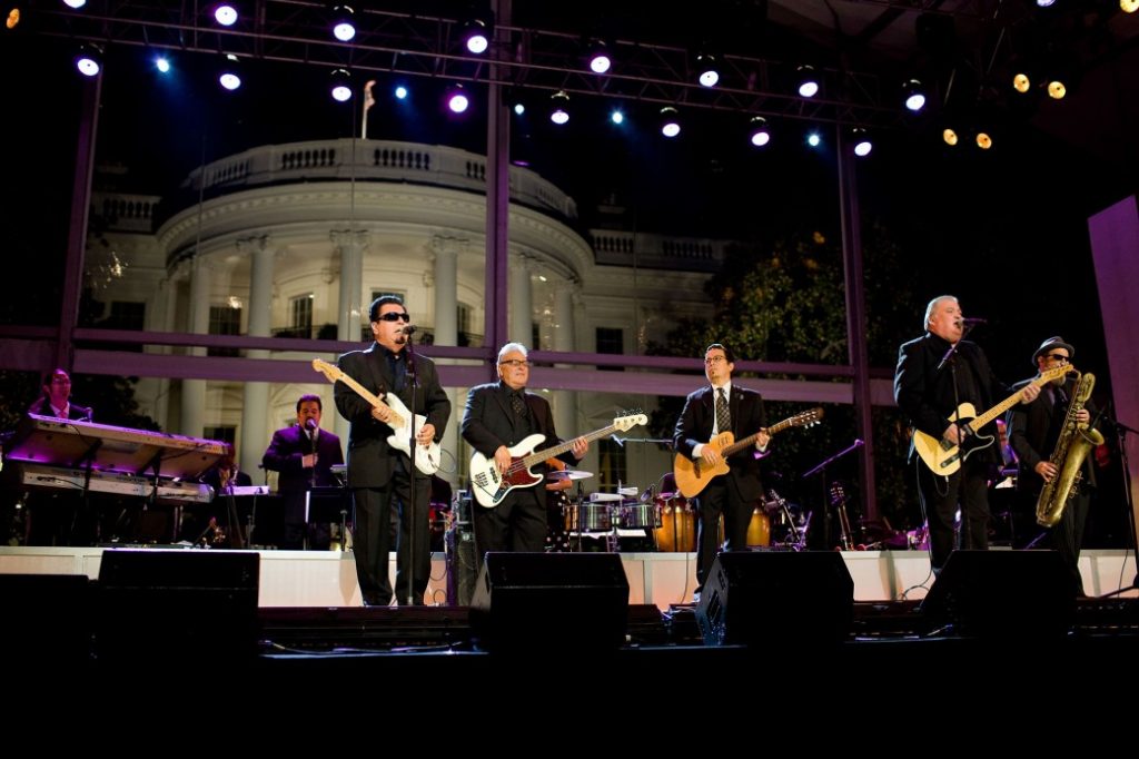 Los Lobos performing at Fiesta Latina on the South Lawn of the White House in 2009. Official White House Photo by Pete Souza.
