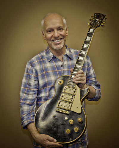 Frampton with his newly reunited Les Paul. 