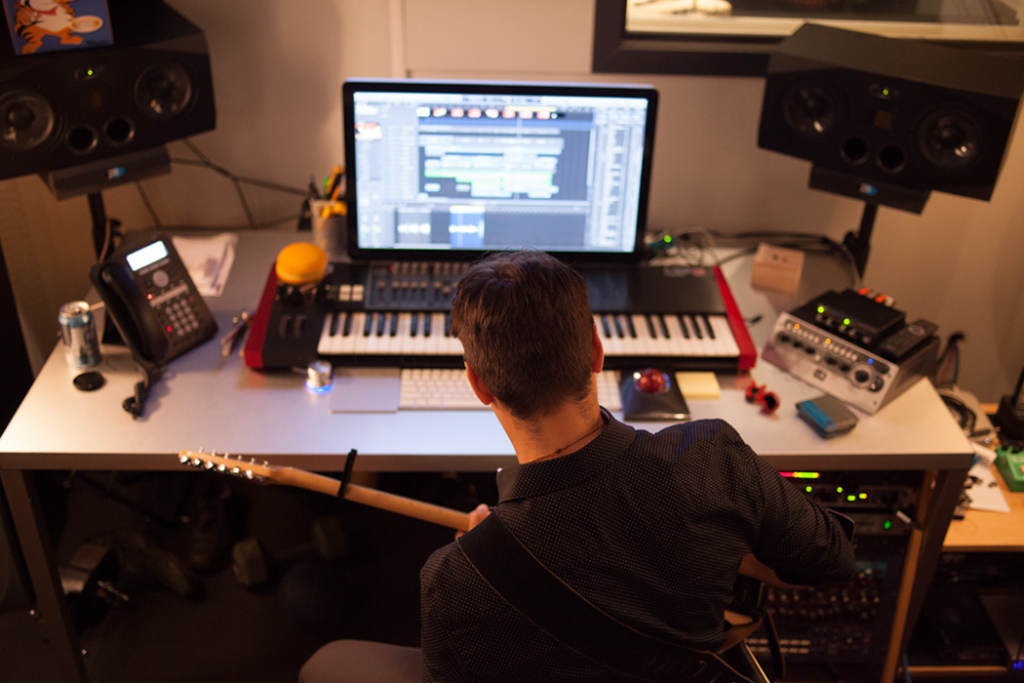The Beginner’s Guide to Setting Up a Home Studio: Choosing the Right Monitors