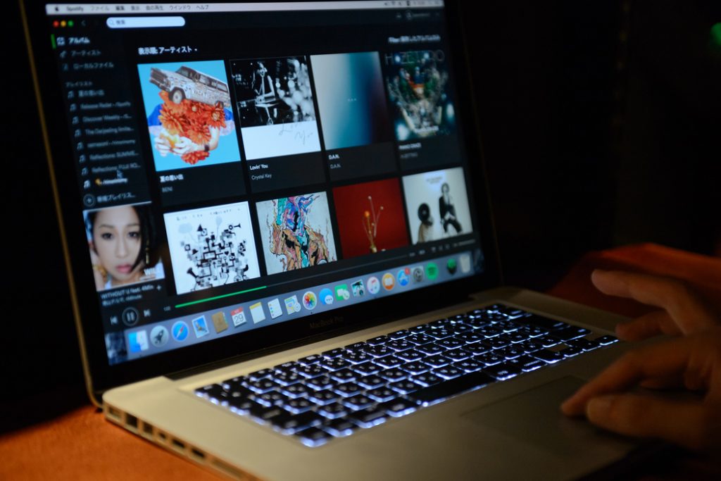 Can Streaming Playlists Actually Replace Music Blogs?