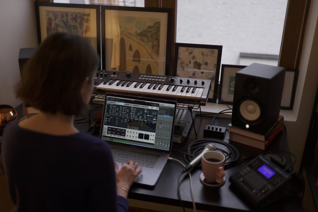 Don’t Let the DAW Zap Your Creativity: 5 Tips for a Smooth Songwriting Process