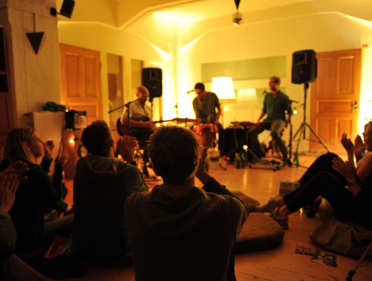 house concert Image courtesy of Sofa Concerts.