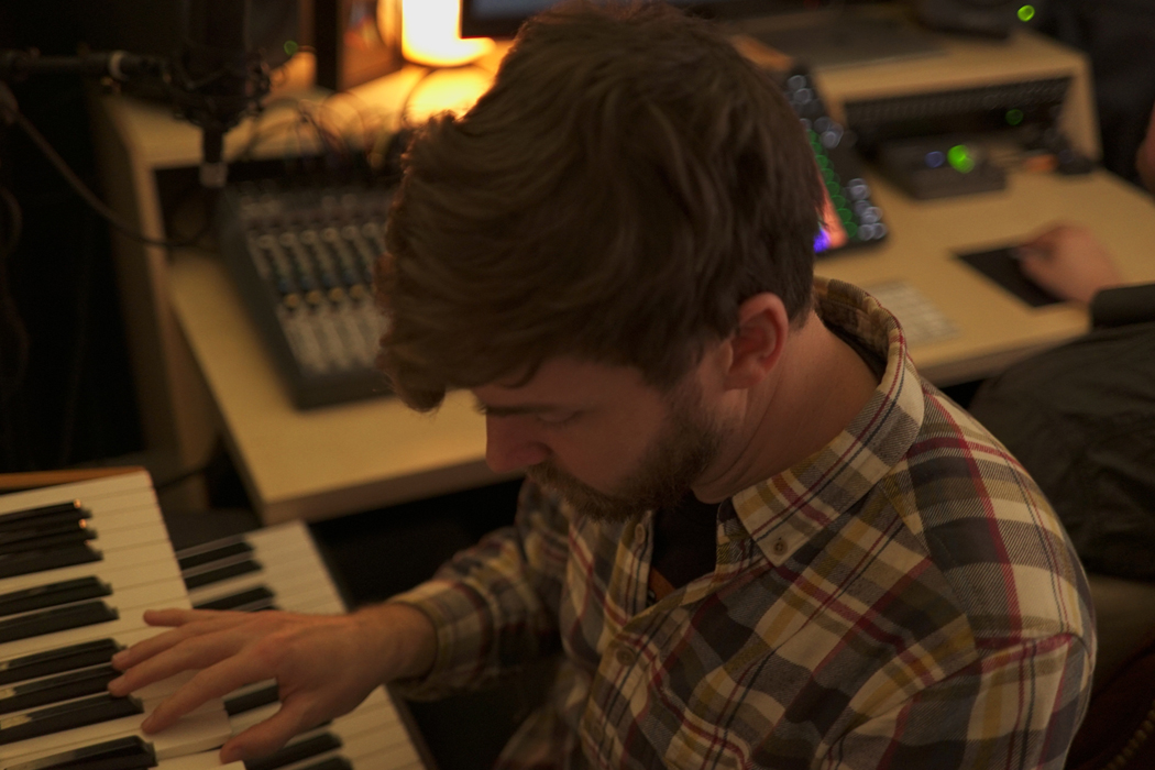 keyboardist in the studio