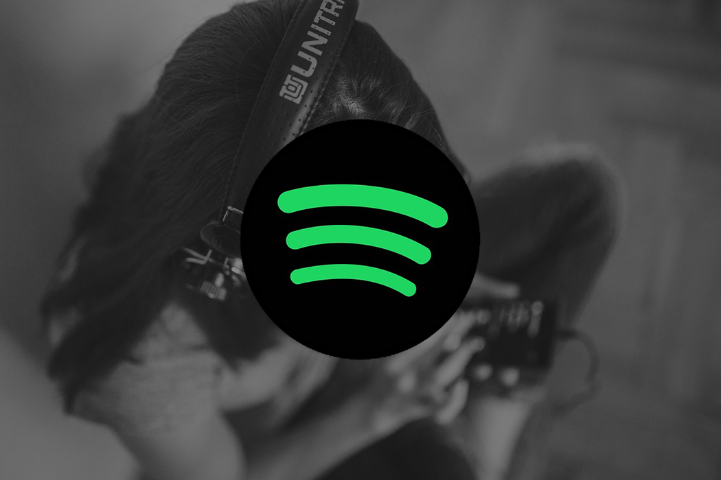 girl listening to music, spotify logo