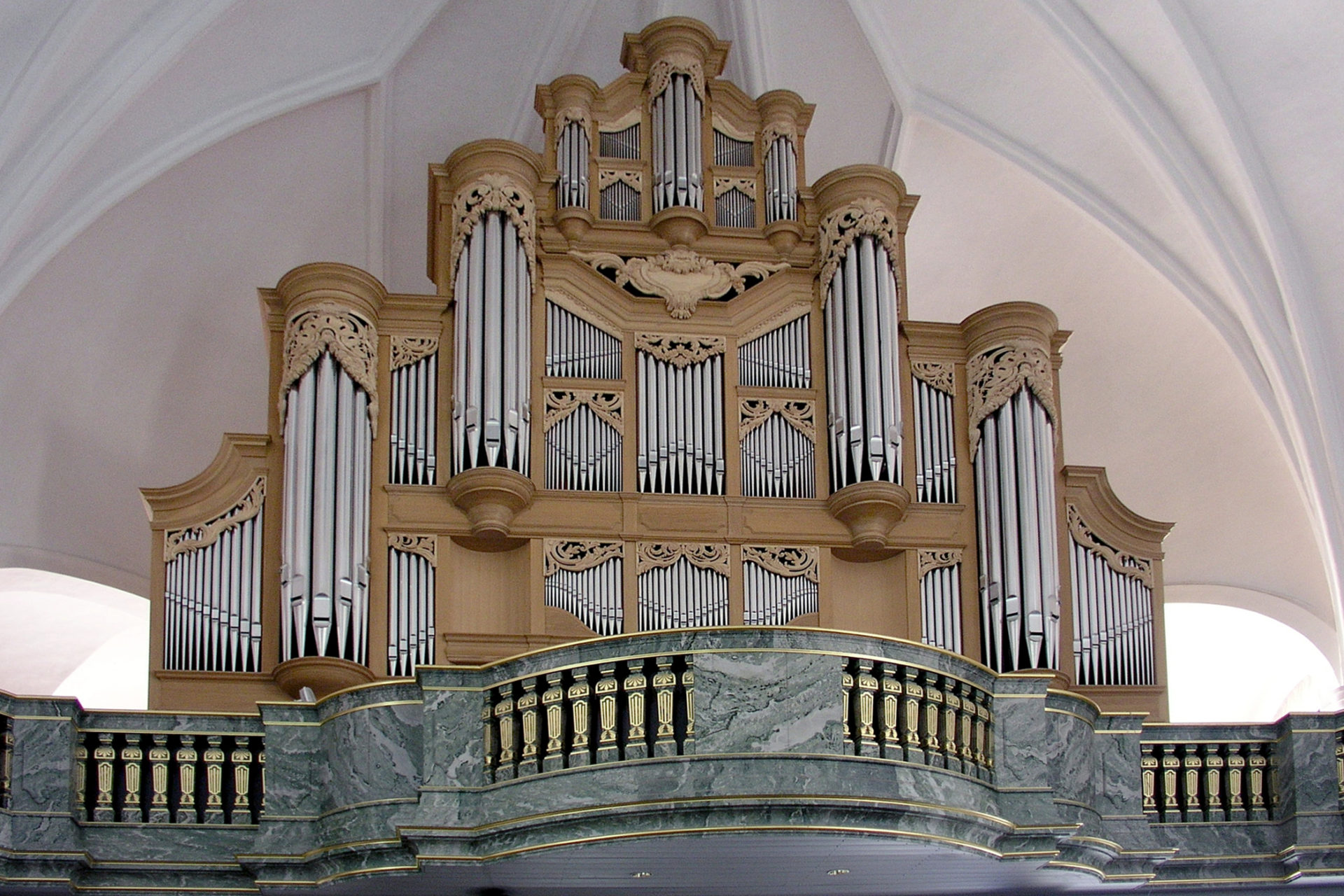 How Did Old Pipe Organs Work